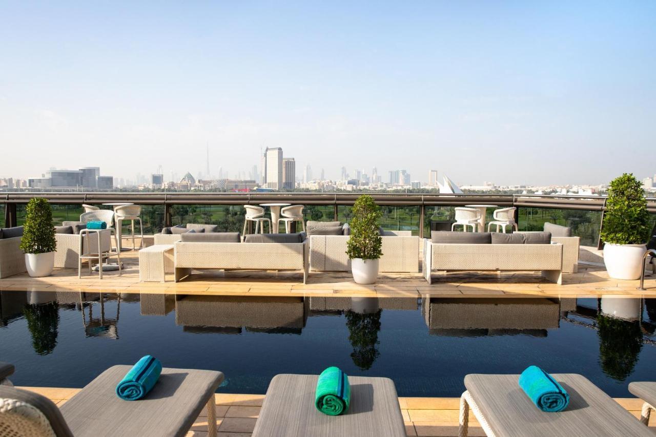 Jumeirah Creekside Dubai Esterno foto The rooftop pool at the hotel