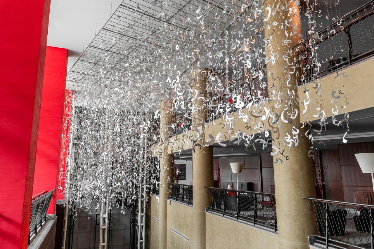 Jumeirah Creekside Dubai Esterno foto The interior of the National Theatre