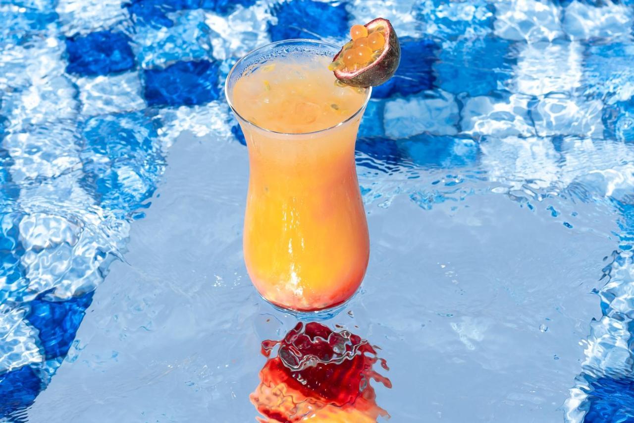 Jumeirah Creekside Dubai Esterno foto A tequila sunrise