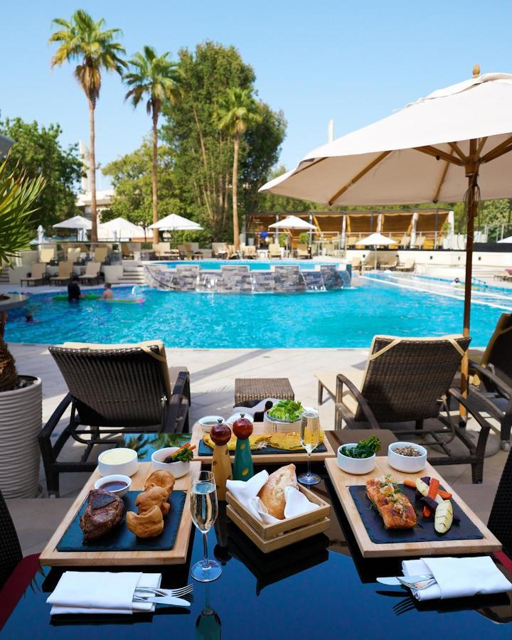 Jumeirah Creekside Dubai Esterno foto Pool at the hotel