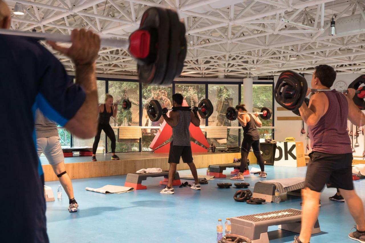 Jumeirah Creekside Dubai Esterno foto CrossFit training
