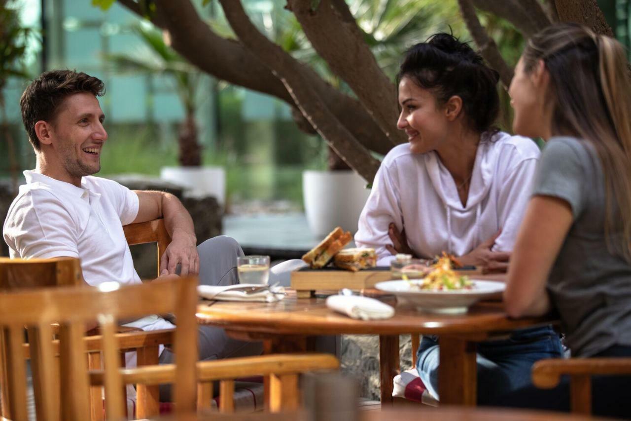 Jumeirah Creekside Dubai Esterno foto The Beach Club