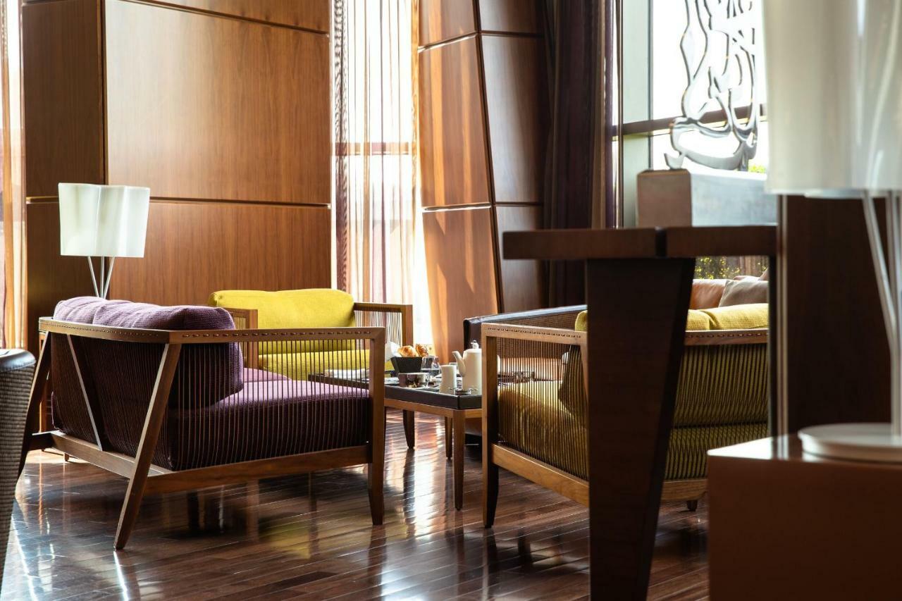 Jumeirah Creekside Dubai Esterno foto The lobby